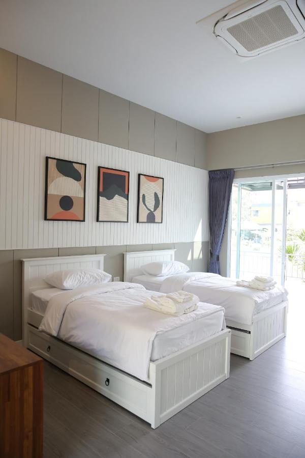 Club45 Hotel Kham Yai Buitenkant foto
